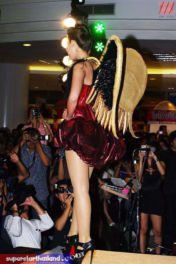 ชมพู่ อารยา ดาราสาวสุดฮอตแห่งปี