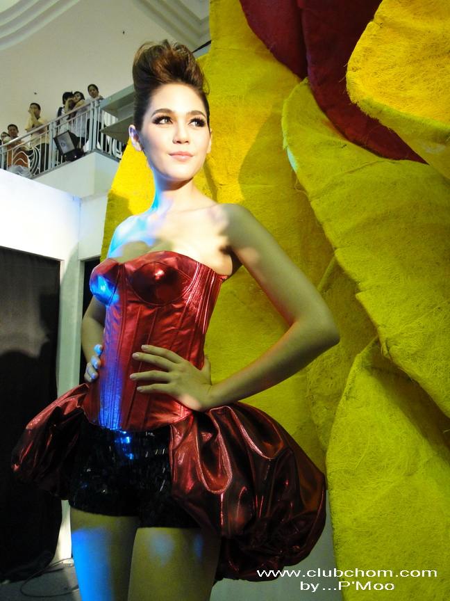 ชมพู่ อารยา ดาราสาวสุดฮอตแห่งปี