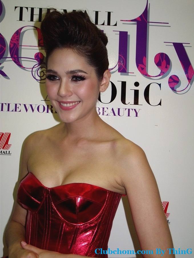 ชมพู่ อารยา ดาราสาวสุดฮอตแห่งปี