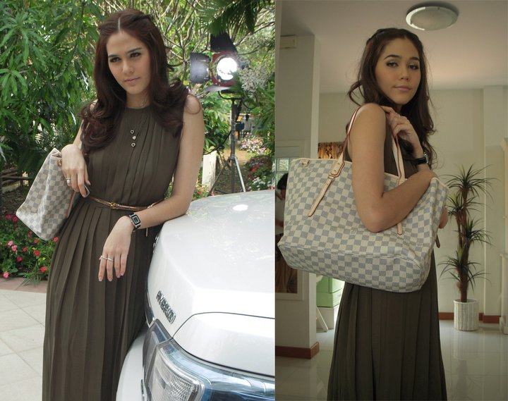 ชมพู่ อารยา กับชุดของที่ใส่เล่นละคร