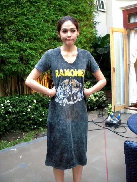 ชมพู่ อารยา กับชุดของที่ใส่เล่นละคร