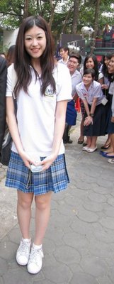 สาวน่ารักในชุดนักเรียนอินเตอร์