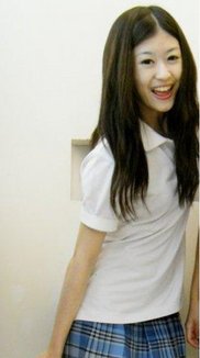 สาวน่ารักในชุดนักเรียนอินเตอร์
