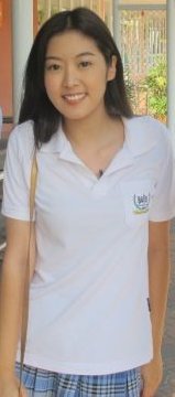 สาวน่ารักในชุดนักเรียนอินเตอร์