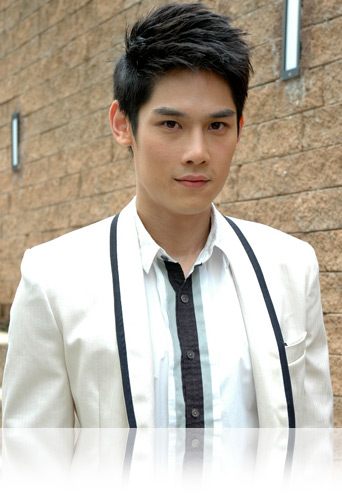 บรรดานักแสดงในสังกัดของโพลีพลัส(จัดให้)