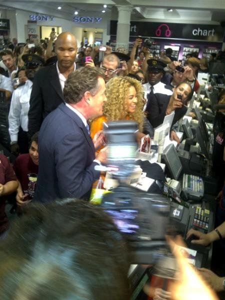 Beyonc&eacute; Goes Shopping With Piers Morgan