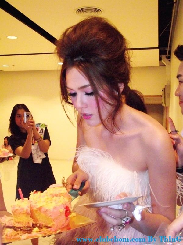 Happy Birth Day คุณชมพู่ อารยา 28 มิ.ย.54