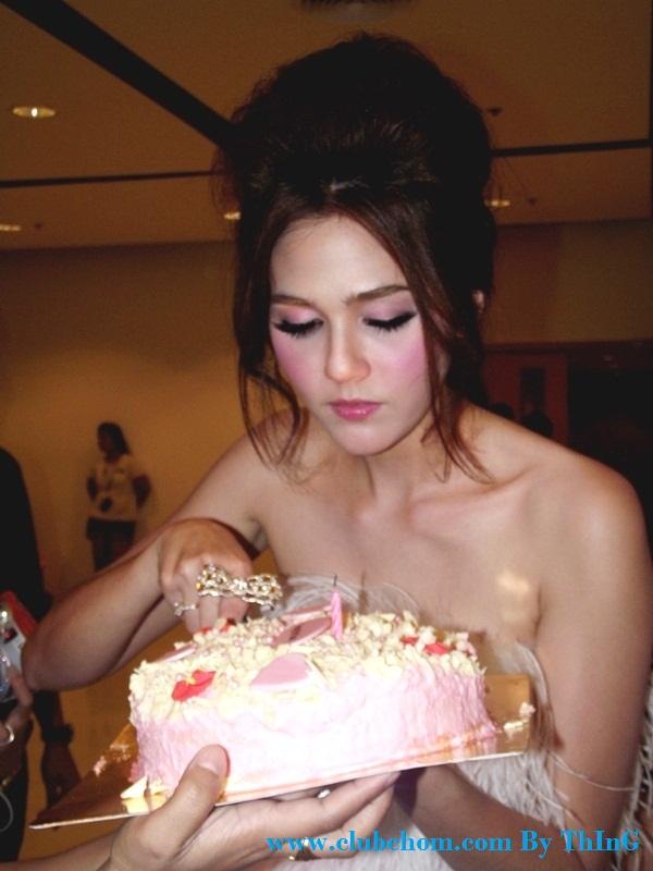 Happy Birth Day คุณชมพู่ อารยา 28 มิ.ย.54