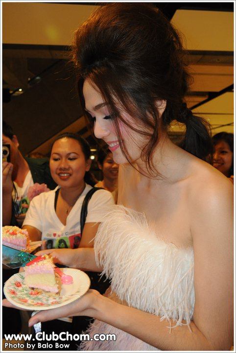 Happy Birth Day คุณชมพู่ อารยา 28 มิ.ย.54