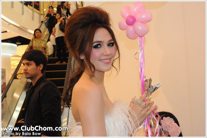 Happy Birth Day คุณชมพู่ อารยา 28 มิ.ย.54