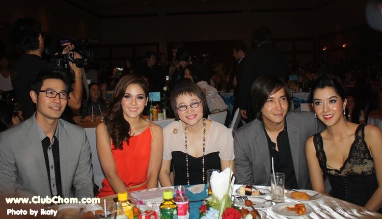 ชมพู่ อารยา ในงานประกาศผลรางวัลสยามดารา 2011