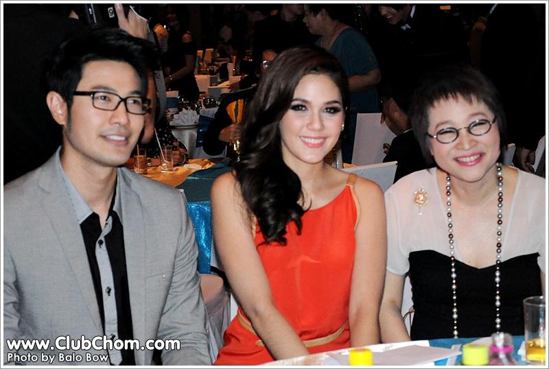 ชมพู่ อารยา  ในงานสยามดารา สตาร์อวอร์ด 2011