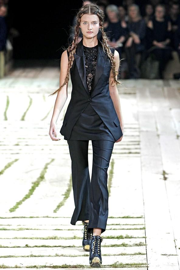 Alexander McQueen : Spring/Summer 2011