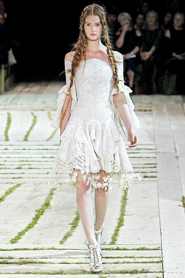 Alexander McQueen : Spring/Summer 2011