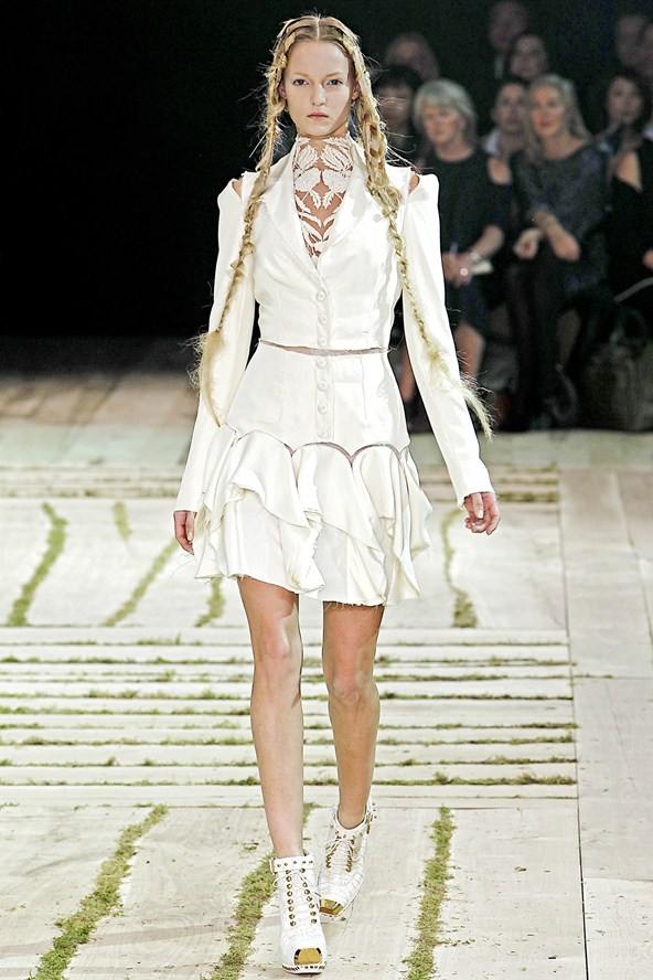 Alexander McQueen : Spring/Summer 2011