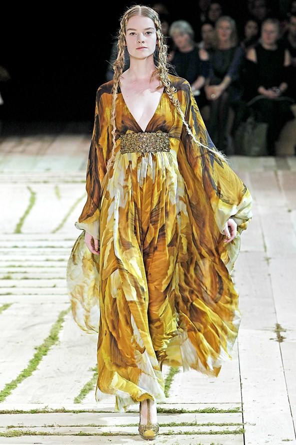 Alexander McQueen : Spring/Summer 2011
