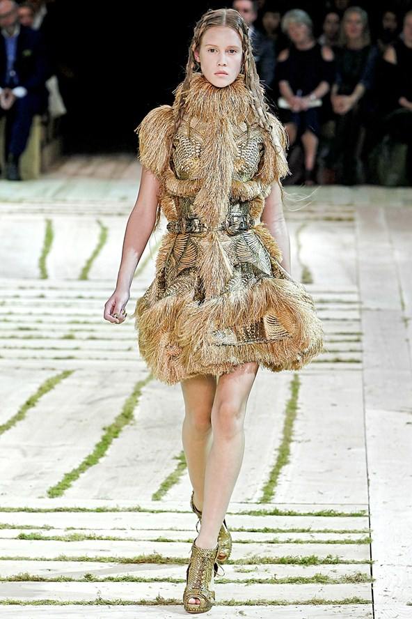 Alexander McQueen : Spring/Summer 2011