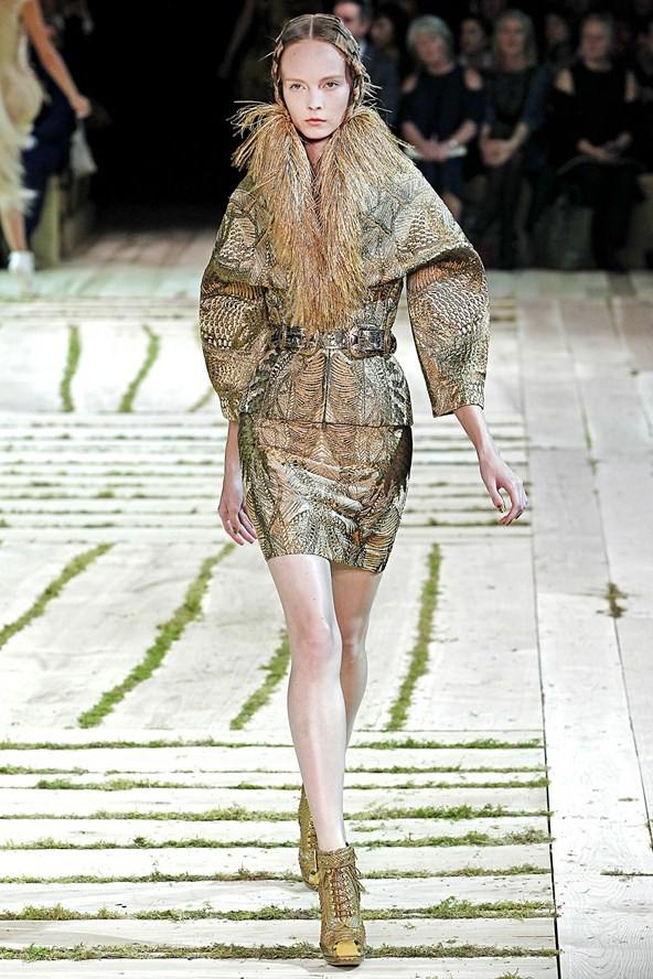 Alexander McQueen : Spring/Summer 2011