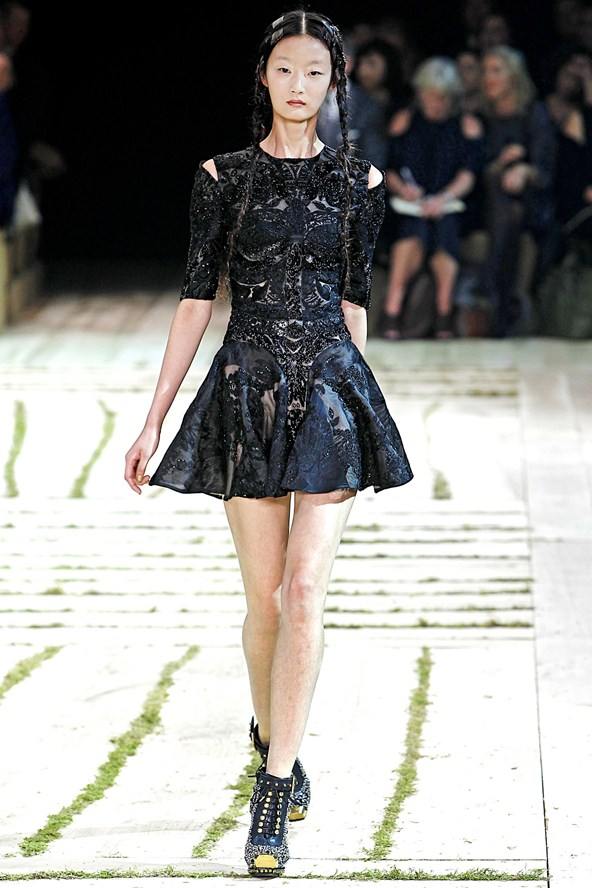 Alexander McQueen : Spring/Summer 2011