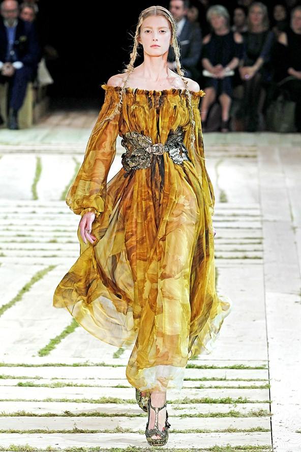 Alexander McQueen : Spring/Summer 2011