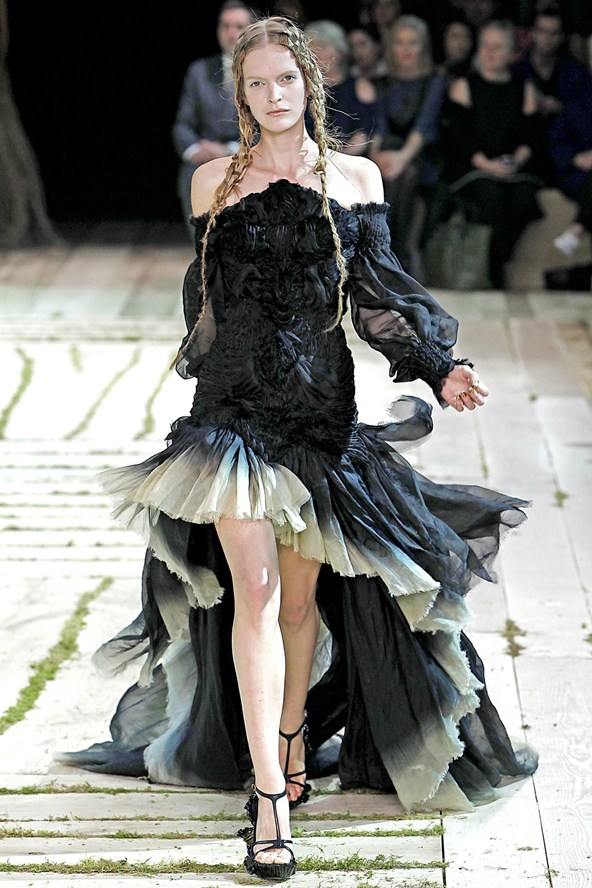 Alexander McQueen : Spring/Summer 2011
