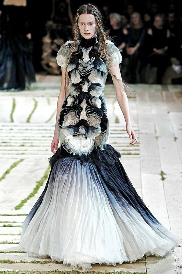 Alexander McQueen : Spring/Summer 2011