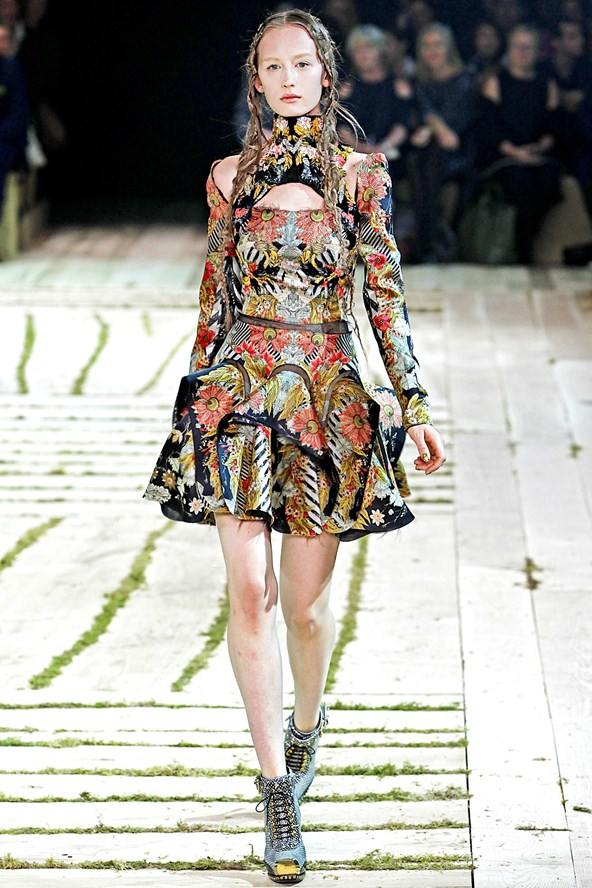 Alexander McQueen : Spring/Summer 2011
