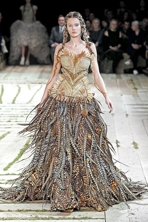 Alexander McQueen : Spring/Summer 2011
