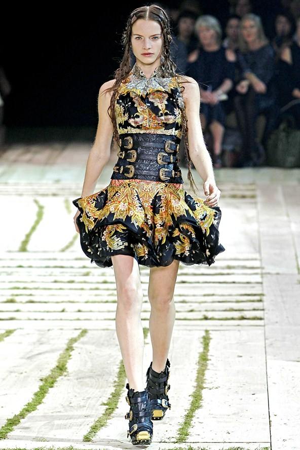 Alexander McQueen : Spring/Summer 2011