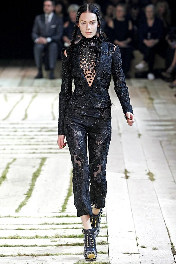 Alexander McQueen : Spring/Summer 2011