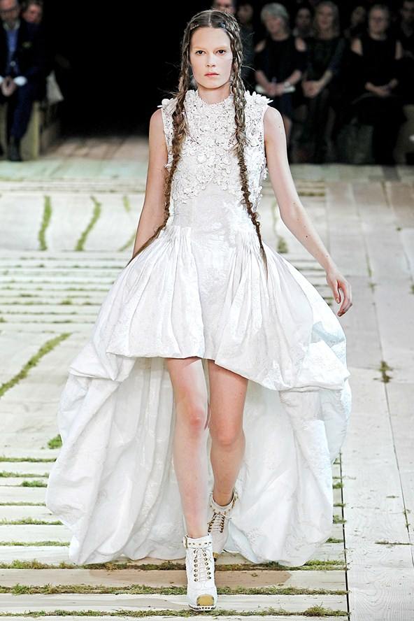 Alexander McQueen : Spring/Summer 2011