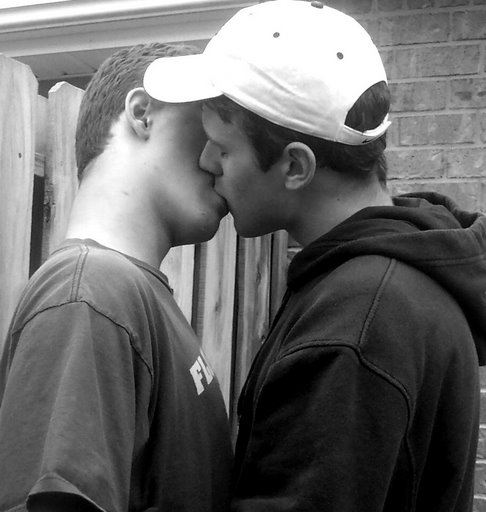 kisses