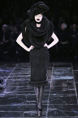 รำลึกผลงาน Alexander McQueen : Autumn/Winter 2009-10