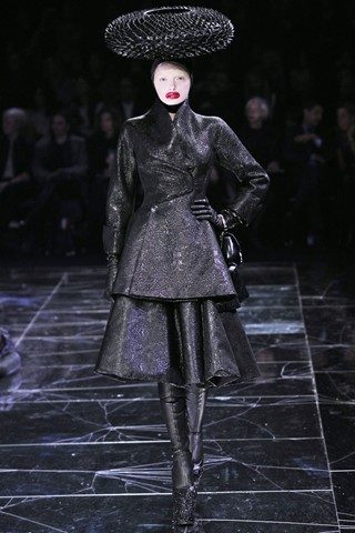 รำลึกผลงาน Alexander McQueen : Autumn/Winter 2009-10