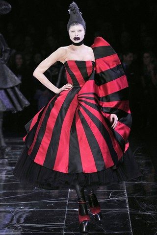 รำลึกผลงาน Alexander McQueen : Autumn/Winter 2009-10