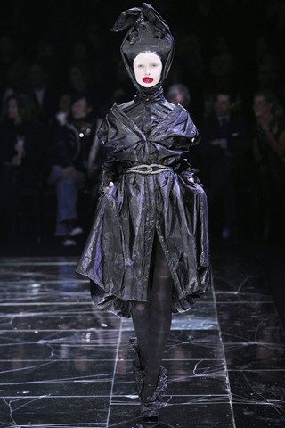 รำลึกผลงาน Alexander McQueen : Autumn/Winter 2009-10