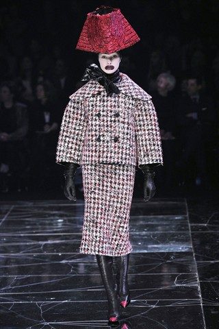 รำลึกผลงาน Alexander McQueen : Autumn/Winter 2009-10