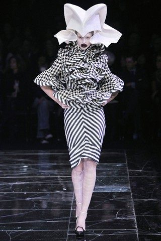 รำลึกผลงาน Alexander McQueen : Autumn/Winter 2009-10