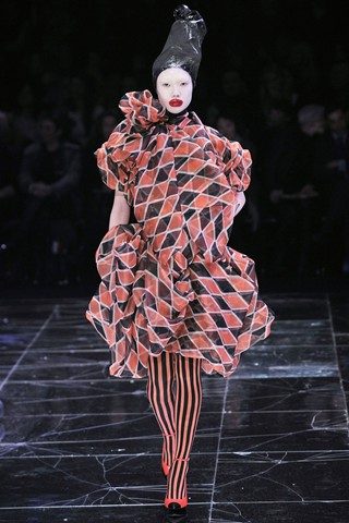 รำลึกผลงาน Alexander McQueen : Autumn/Winter 2009-10