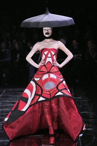 รำลึกผลงาน Alexander McQueen : Autumn/Winter 2009-10