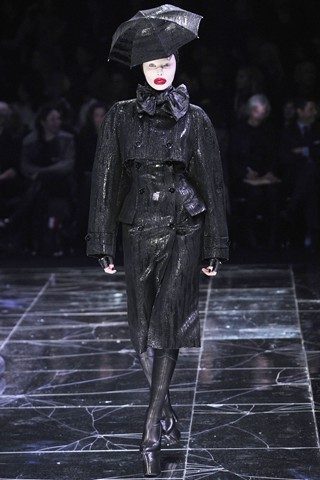 รำลึกผลงาน Alexander McQueen : Autumn/Winter 2009-10