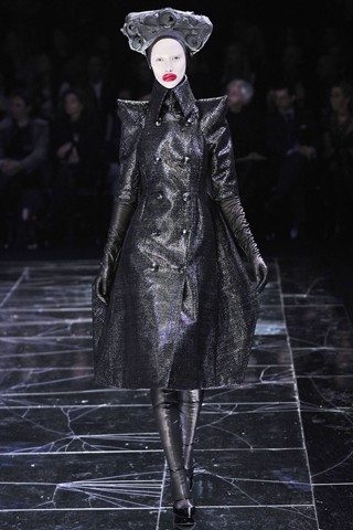 รำลึกผลงาน Alexander McQueen : Autumn/Winter 2009-10