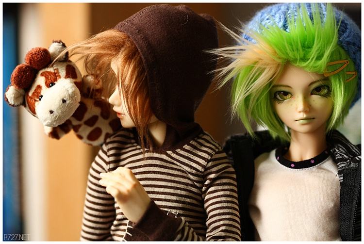 :: dollfie ::