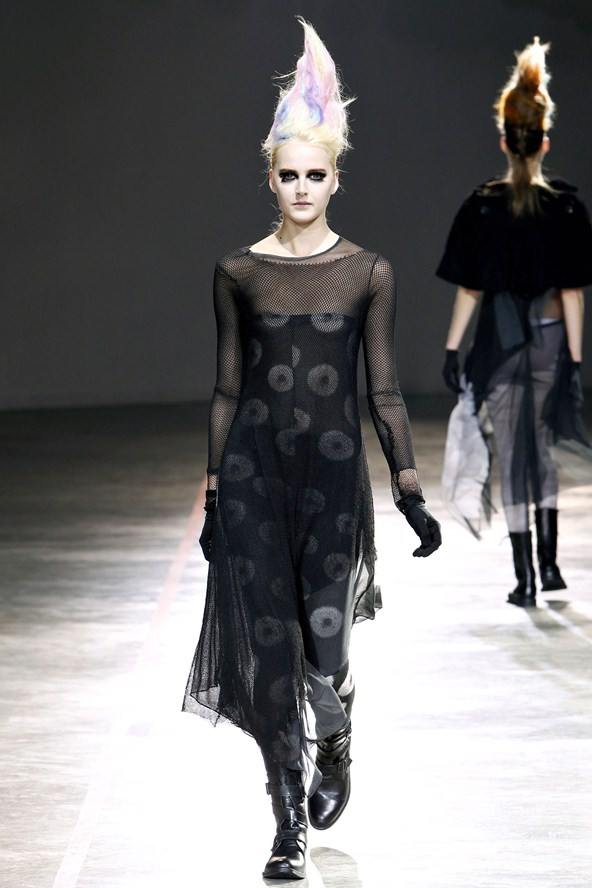 Yohji Yamamoto : Autumn/Winter 2011-12