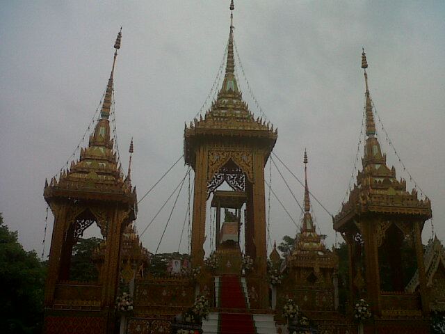 เมรุลอย 5 ยอด...จากอยุธยา-เสนา..