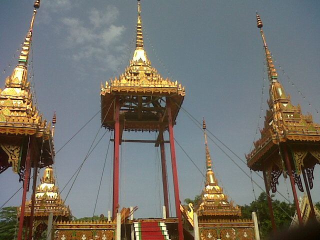 เมรุลอย 5 ยอด...จากอยุธยา-เสนา..