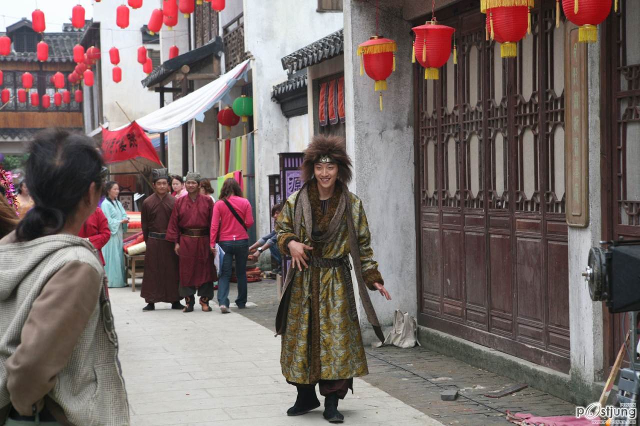 春光燦爛豬九妹 / Chun Guang Can Lan Zhu Jiu Mei