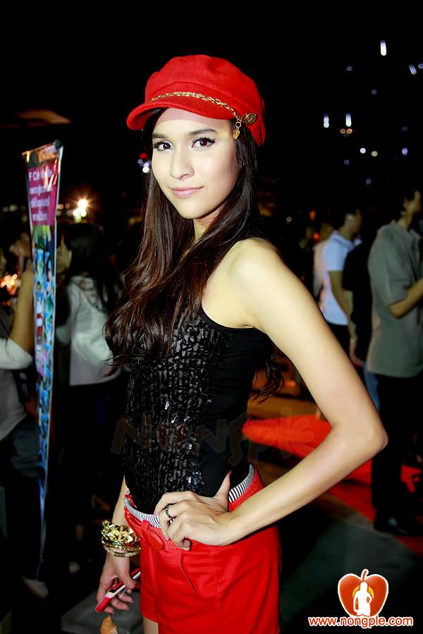 ชมพู่ กระแต หยาดทิพย์ ริต้า พลอย จุ๋ย ในงานฟีโน่