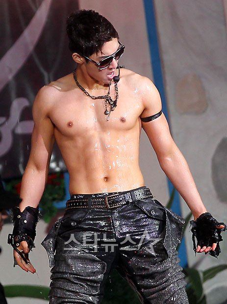 ล่ำ เล่น เต้น เปียก!!!