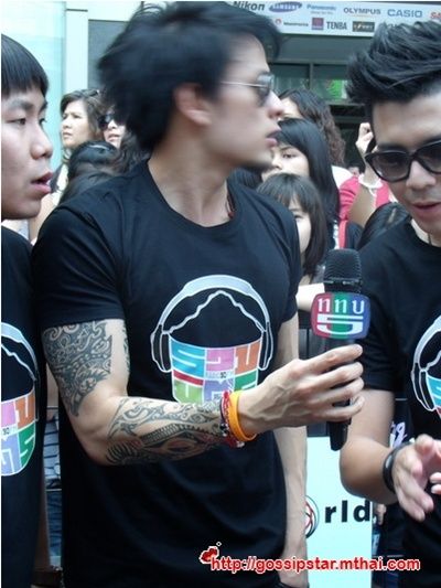 แทค หุ่นล่ำบึ้กน่าฟัดอย่างแรง